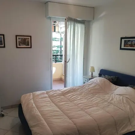 Havre De Paix En Plein Centre Ville, 4 Couchages * Menton